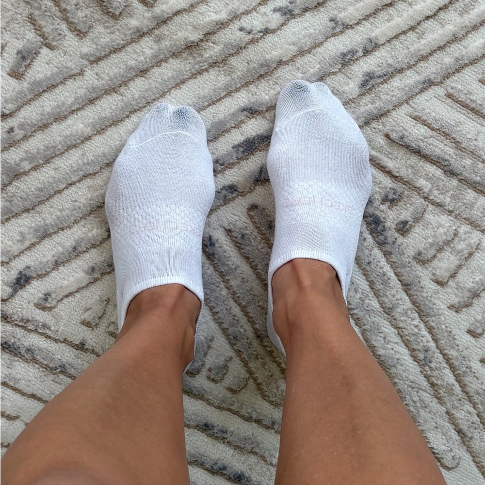 Well Worn Sketchers - Womens